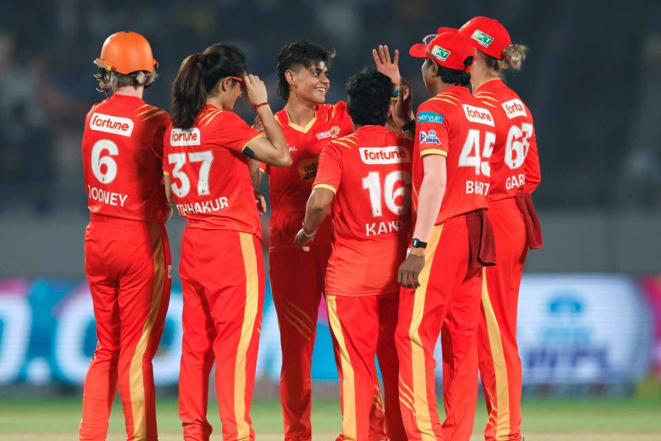 महिला प्रीमियर लीग 2026- गुजरात जाएंट्स ने मुंबई इंडियंस को हराकर प्लेऑफ में बनाई जगह